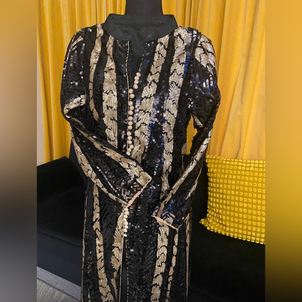 Elegant Black and Gold Sequin Dress